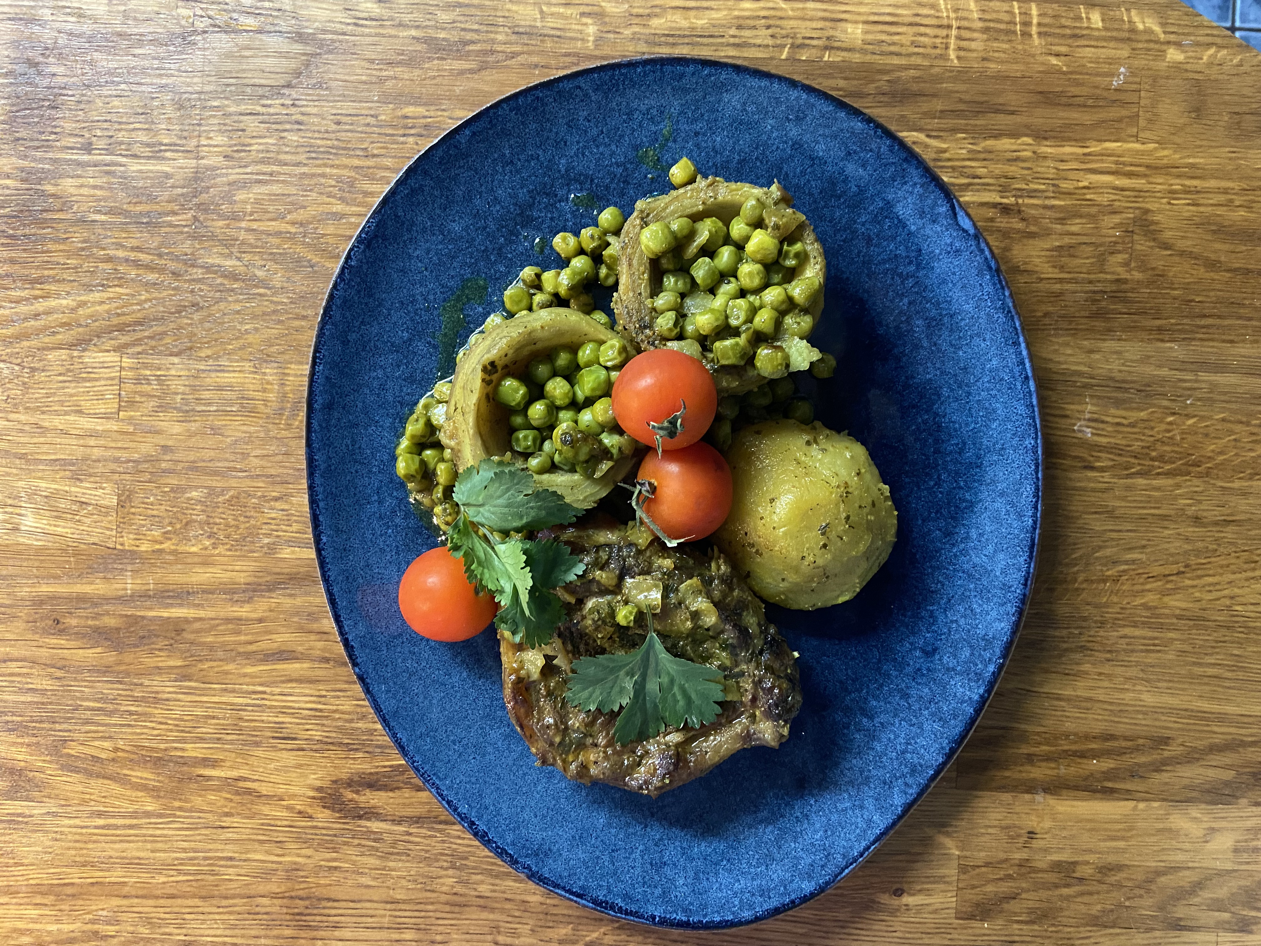 Tagine d'agneau aux petit pois et aux artichauts