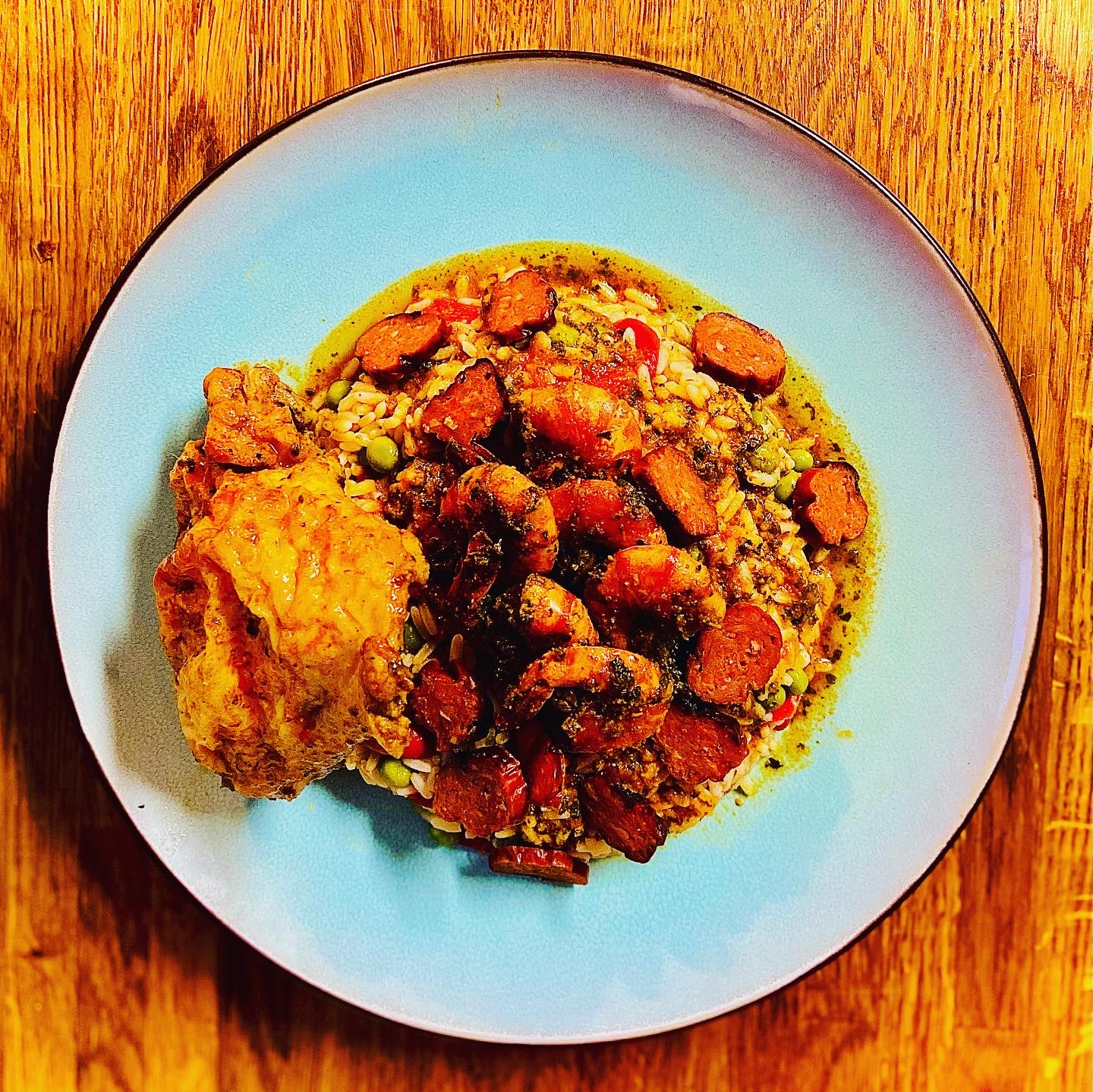 Haut de cuisse de poulet et riz crevettes aux chorizo